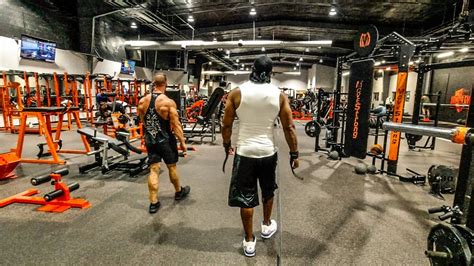 Armor gym - Under Armor workout accessories are made to help you crush your goals. From sweatbands to arm sleeves to sunglasses, our gear is made to support your workout. Our workout gear and gym accessories are built to deliver the durability and functionality you need for intense exercise.